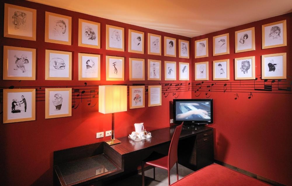 Phi Hotel Bologna Image 10