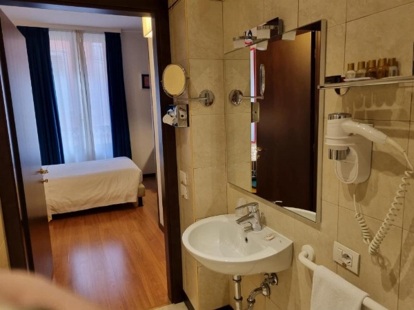 Phi Hotel Bologna image 48